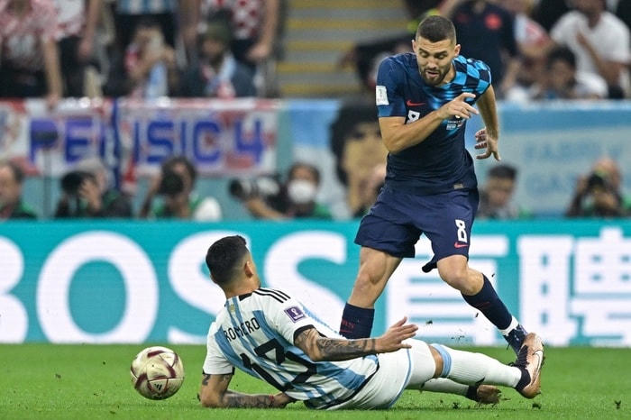 Kovacic, Modric và Brozovic giúp Croatia làm chủ khu vực giữa sân nhưng rất khó để tiếp cận khung thành Argentina.