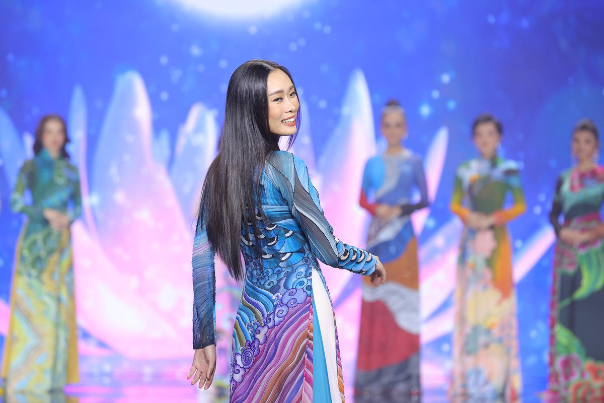 Ban Mai sở hữu vẻ đẹp trong sáng, ngoại hình chuẩn mực và một tư duy nhạy bén trong việc kết nối, giao lưu cùng người đối diện.