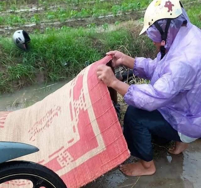 Hậu quả vụ sét đánh khiến 2 người thương vong.