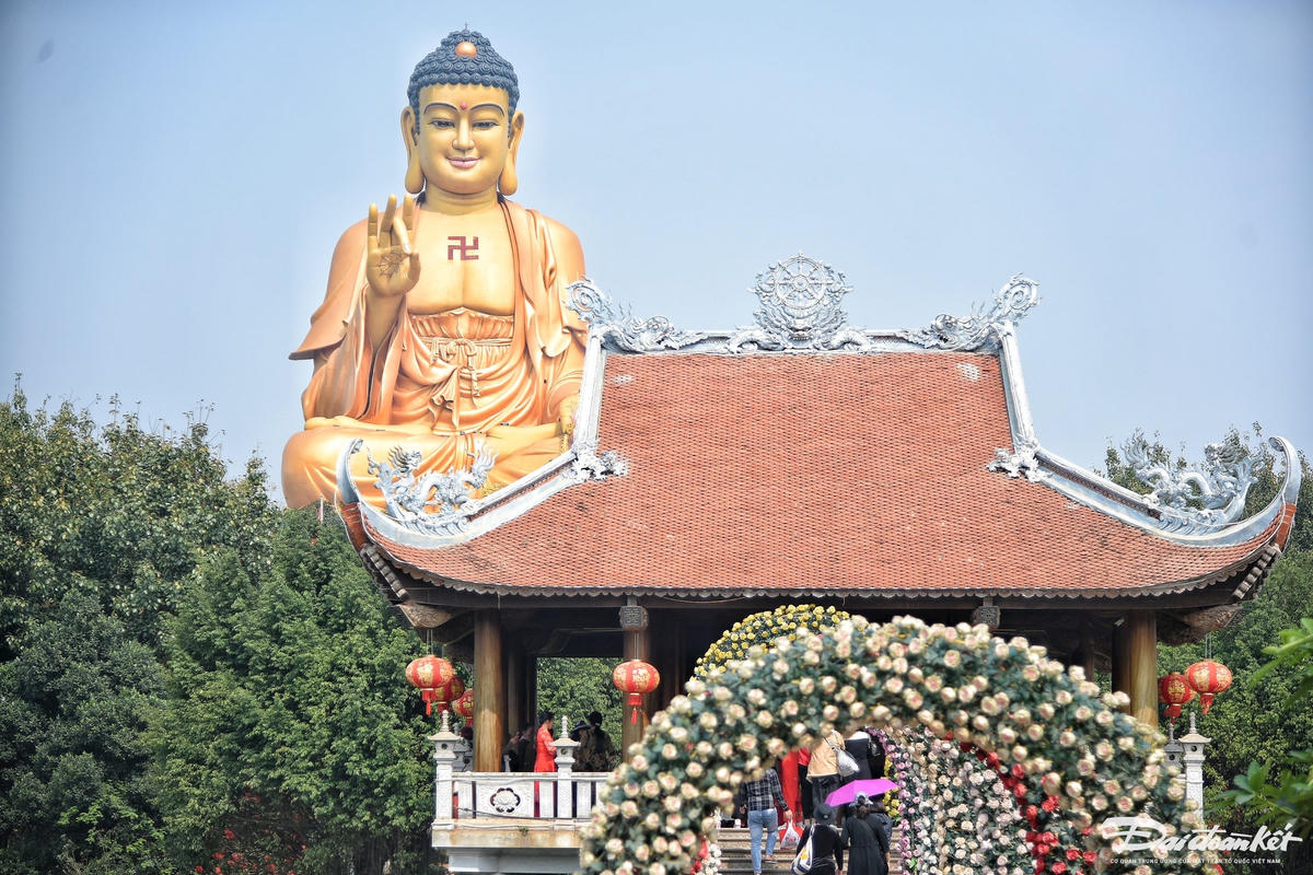 W_tuong_phat_72m-le-khanh2.jpg