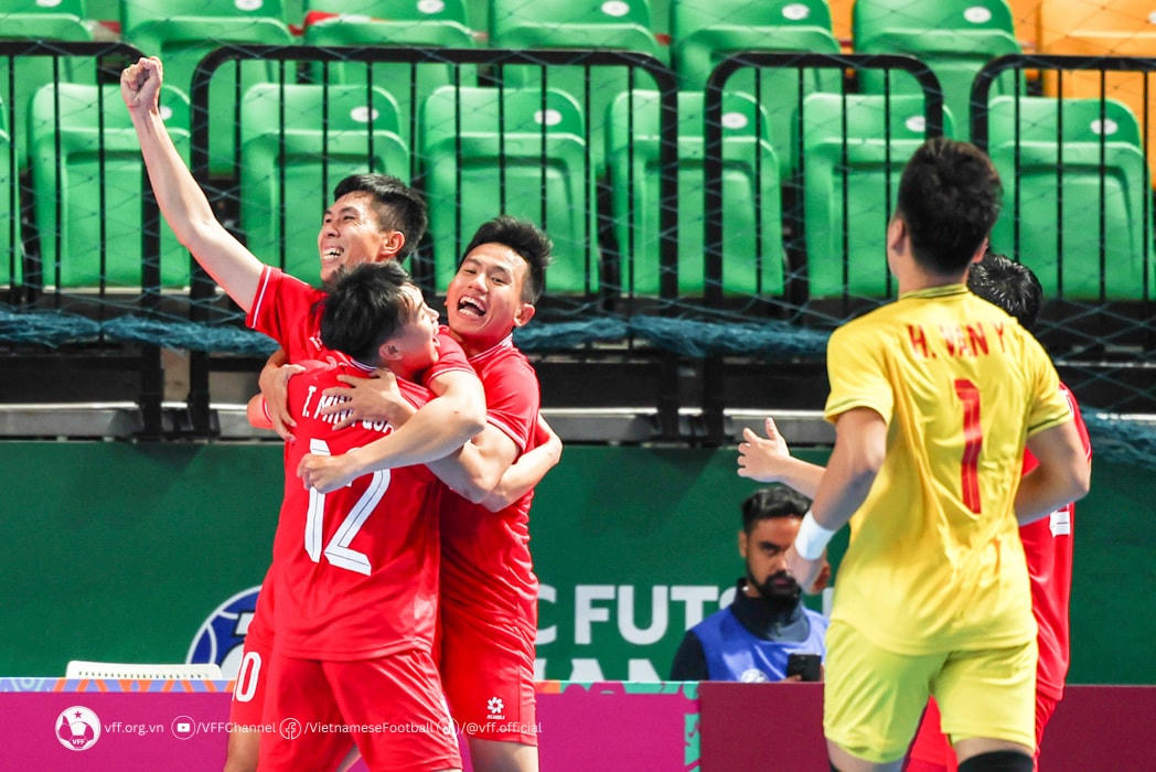 Đội tuyển futsal nam Việt Nam xếp hạng 33 thế giới trên BHX futsal lần đầu tiên được FIFA công bố. Ảnh: VFF.