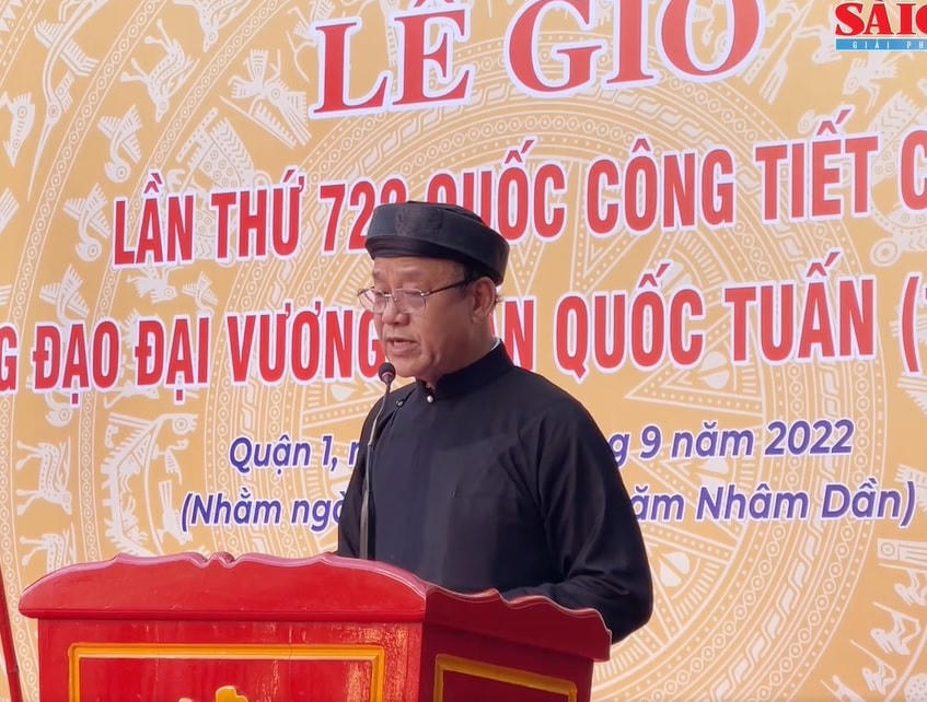 Ông Nguyễn Thế Định, Trưởng Ban Quản lý Đền thờ Đức Thánh Trần Hưng Đạo phát biểu tại lễ giỗ.