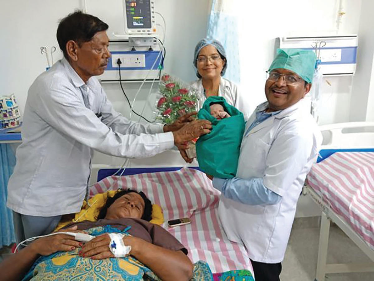 Có con đầu lòng sau 54 năm chung sống
