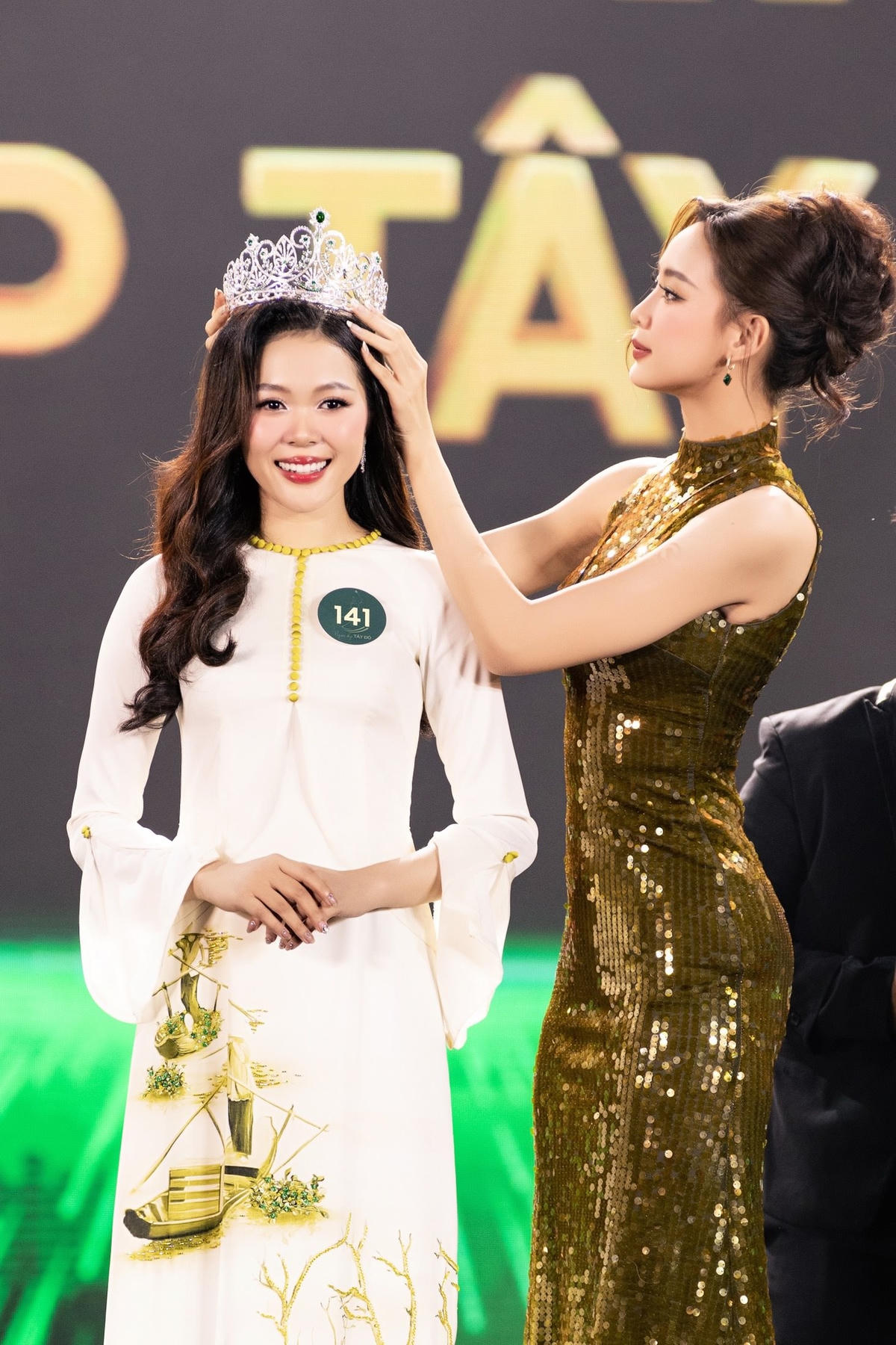 nguoi-dep-tay-do3.jpg