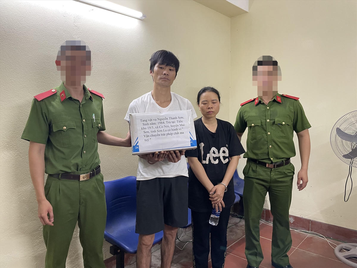 2 đối tượng Nguyễn Thanh Sơn và Lò Thị Thu tại Cơ quan Công an.