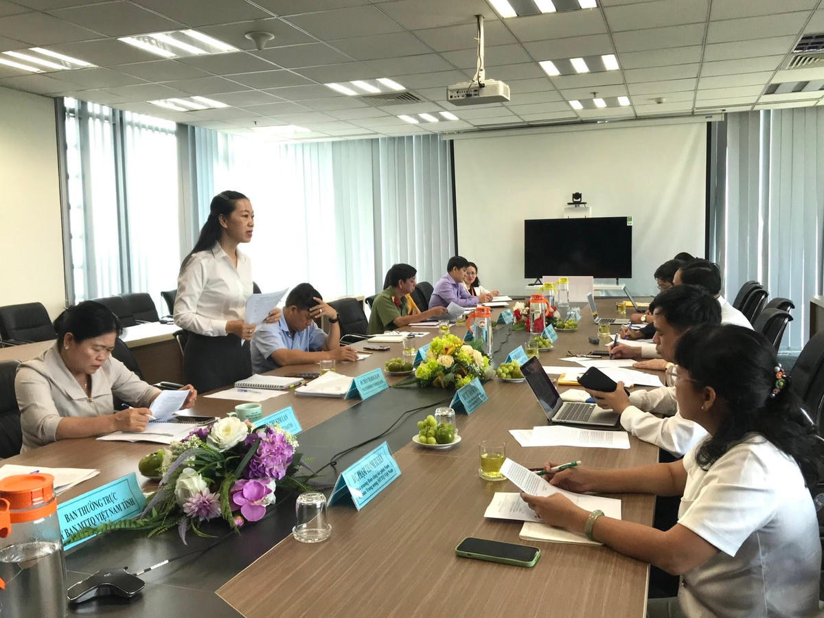 Quang cảnh buổi làm việc.