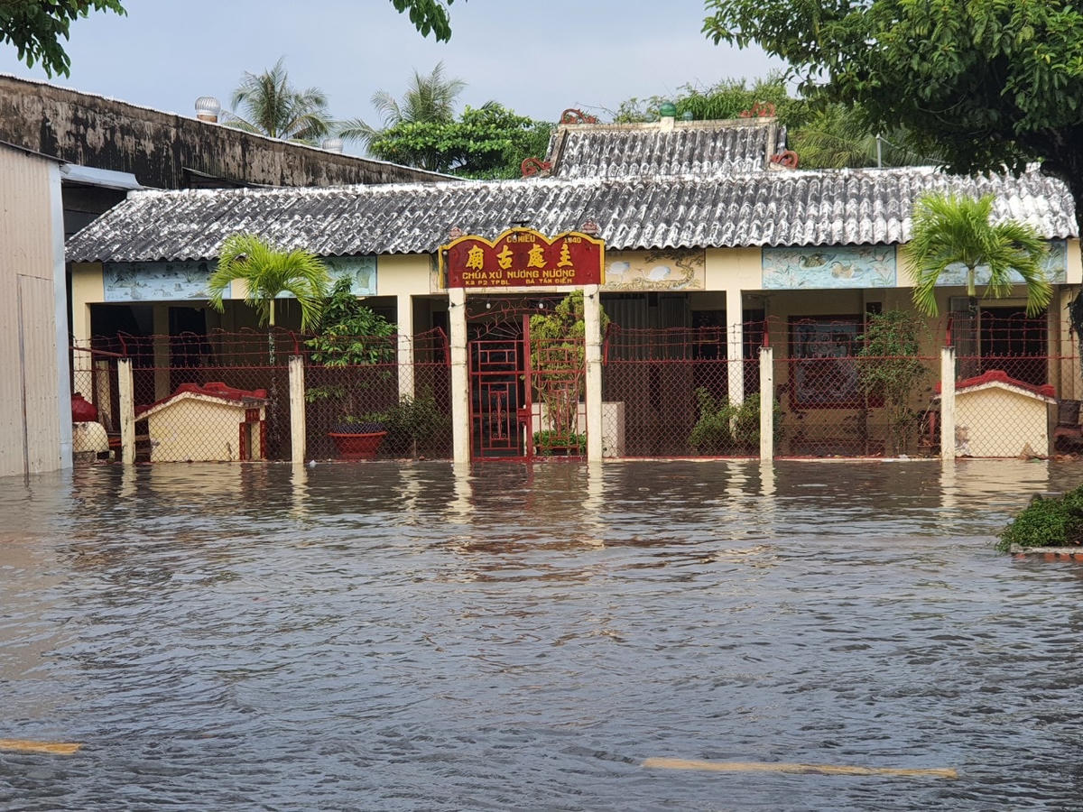 Nước dâng cao từ 0,2 đến 0,5 m.