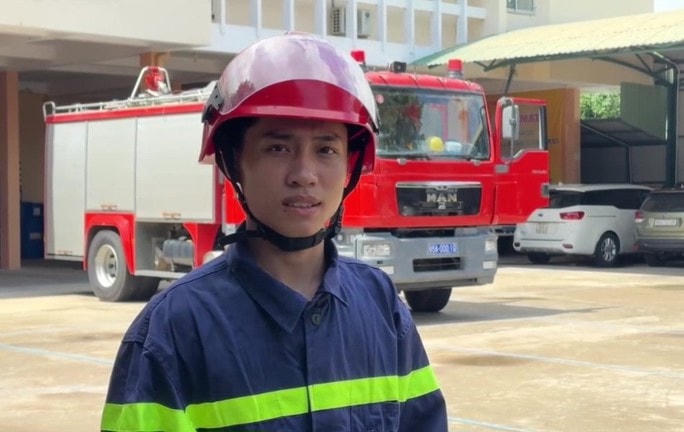 Binh nhì Trần Văn Quỳnh kể lại giây phút cứu cháu bé.