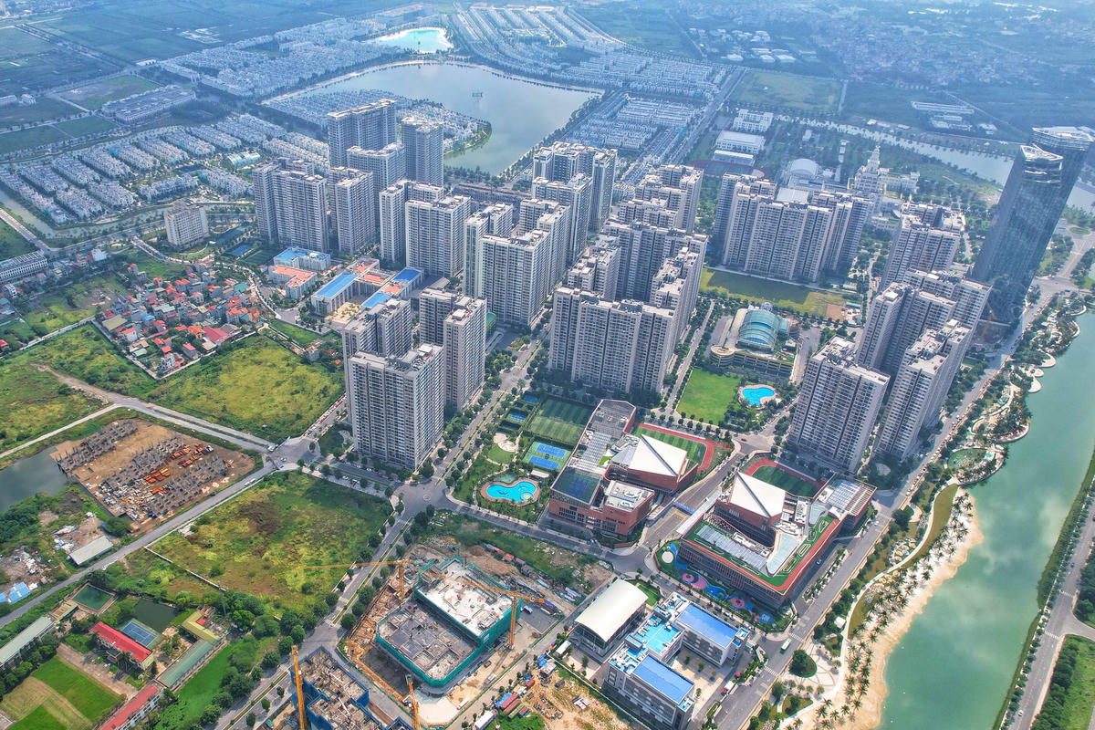 Theo quy hoạch huyện Gia Lâm giai đoạn 2021 - 2030 của Sở Tài nguyên và Môi trường Hà Nội, có gần 200 dự án hạ tầng đang và sẽ được đầu tư ở Gia Lâm.