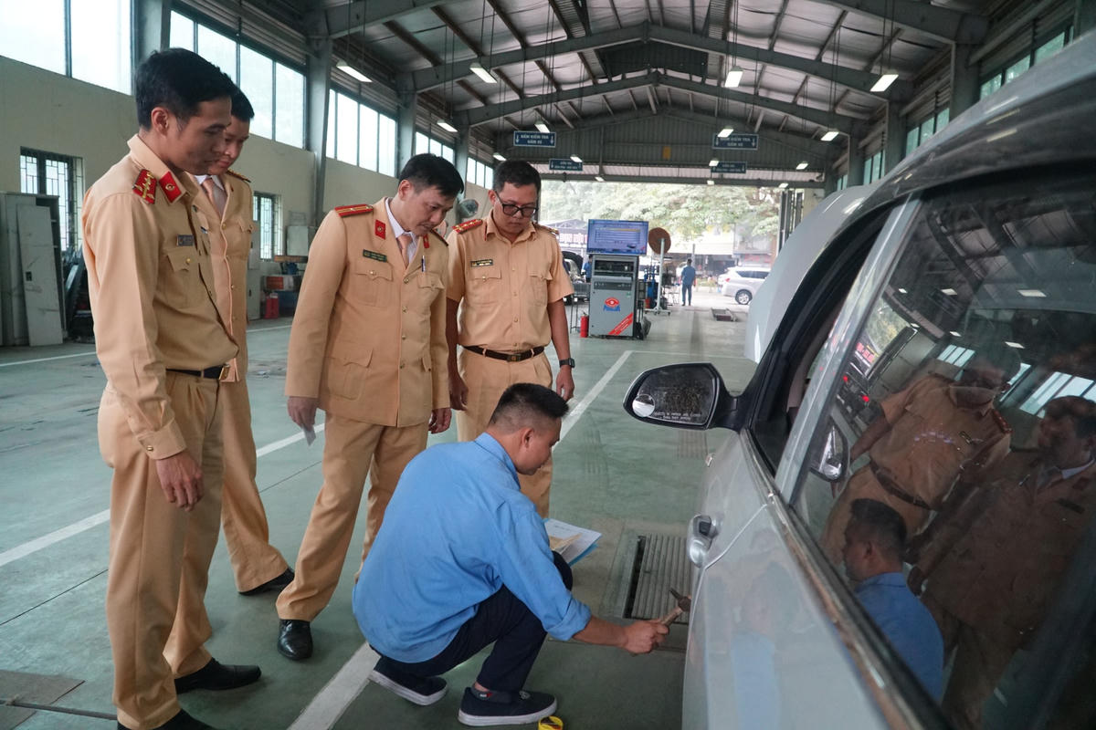 Ngay sau khi 50 chiến sĩ CSGT đủ điều kiện tham gia công tác đăng kiểm đã lập tức được chi viện cho các trung tâm đăng kiểm tại Hà Nội và TP HCM để giải quyết các điểm nóng và ùn tắc.