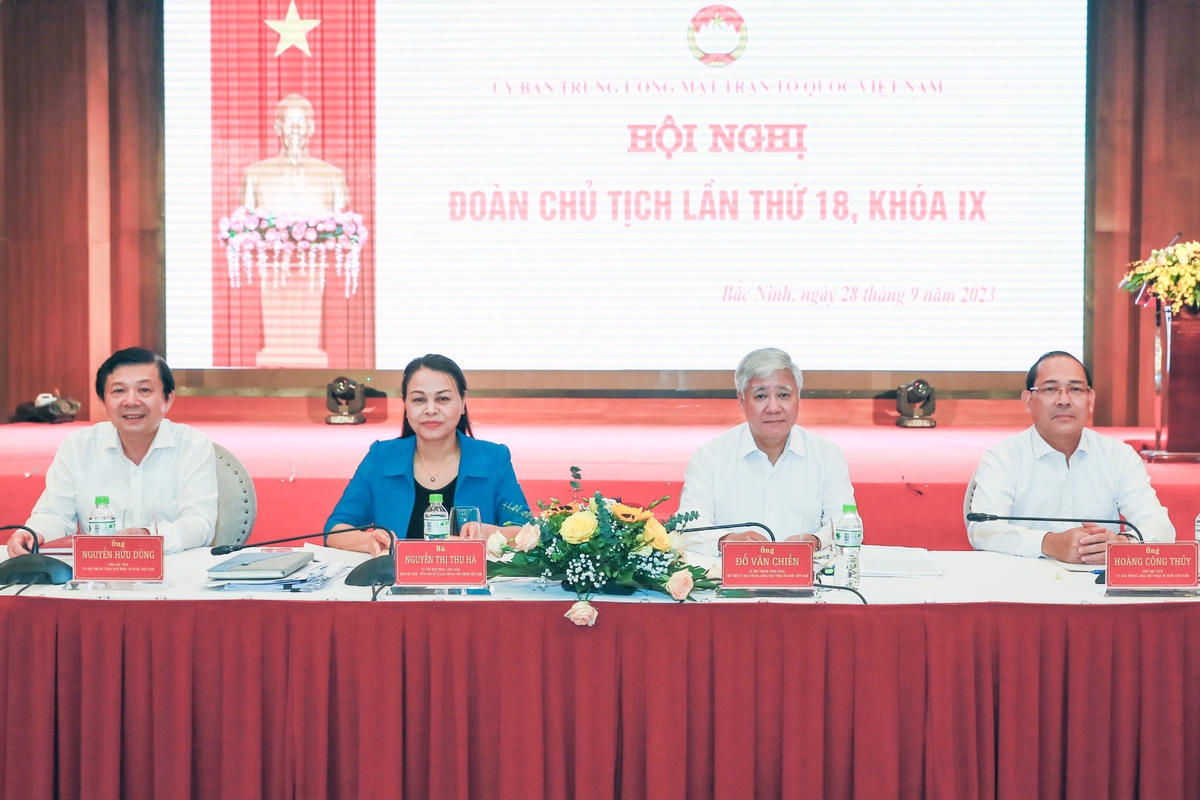 Chủ trì Hội nghị. Ảnh: Quang Vinh.
