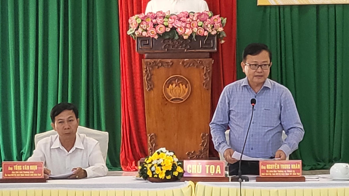 Chủ tịch Uỷ ban MTTQ Việt Nam TP Cần Thơ Nguyễn Trung Nhânn phát biểu tại hội nghị.