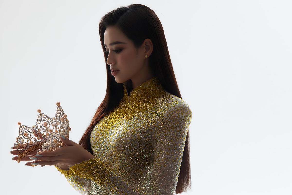 Đêm chung kết Hoa hậu Việt Nam sẽ diễn ra vào tối nay (23/12), Đỗ Hà sẽ trao vương miện cho người kế nhiệm. 