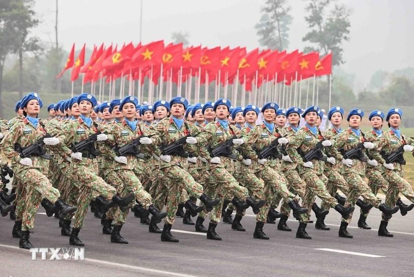 Kiểm tra hợp luyện diễu binh, diễu hành trong Lễ kỷ niệm 50 năm Ngày Giải phóng miền Nam, thống nhất đất nước. (Ảnh: Minh Đức/TTXVN)