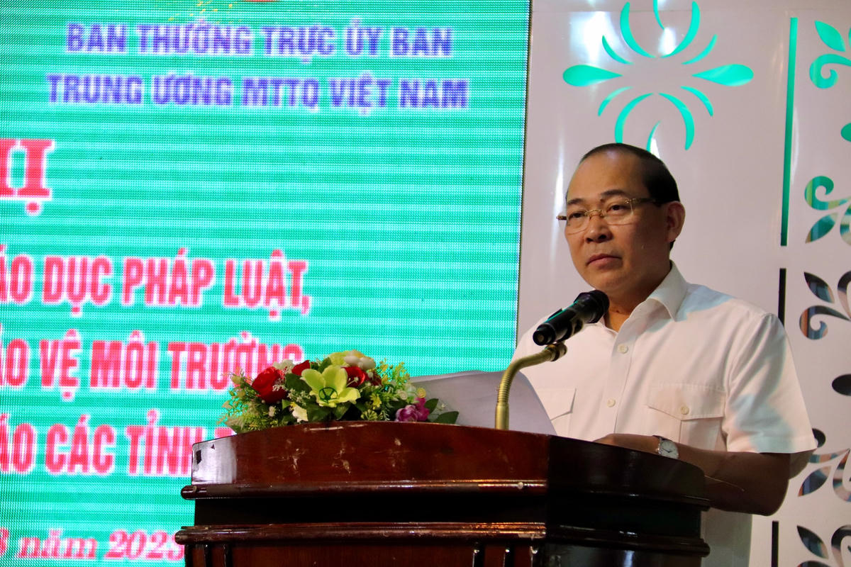 Phó Chủ tịch Hoàng công Thuỷ phát biểu tại hội nghị.