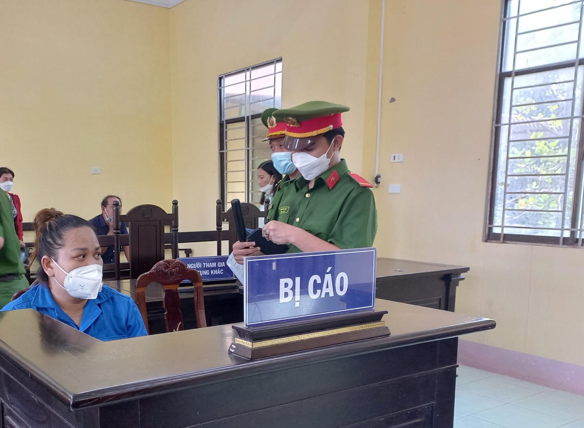 Bị cáo Lại Phương Thúy tại phiên toà xét xử sơ thẩm.