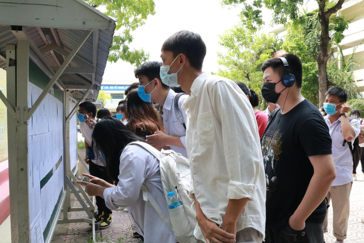 Nếu học sinh không dự thi, hoặc thi không đạt yêu cầu để được công nhận tốt nghiệp THPT thì sẽ được cấp giấy chứng nhận hoàn thành chương trình giáo dục phổ thông.