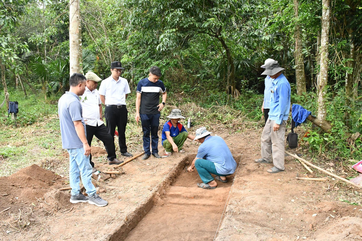 Khu vực các chuyên gia thực hiện hố thăm dò.