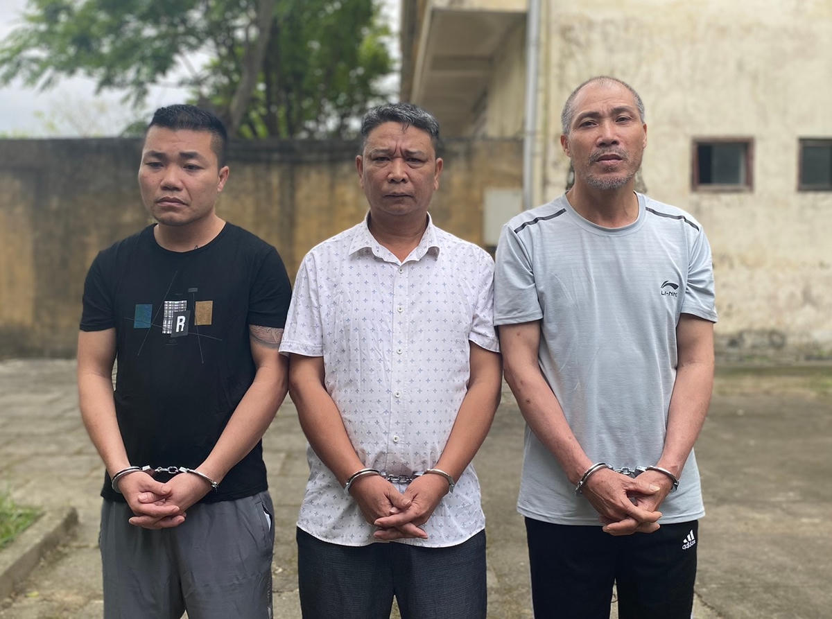 Những người trong đường dây sản xuất, chế tạo vật liệu nổ bị bắt giữ.