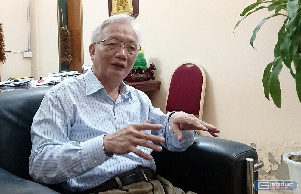 Lạm thu đầu năm học: Ai chịu trách nhiệm?