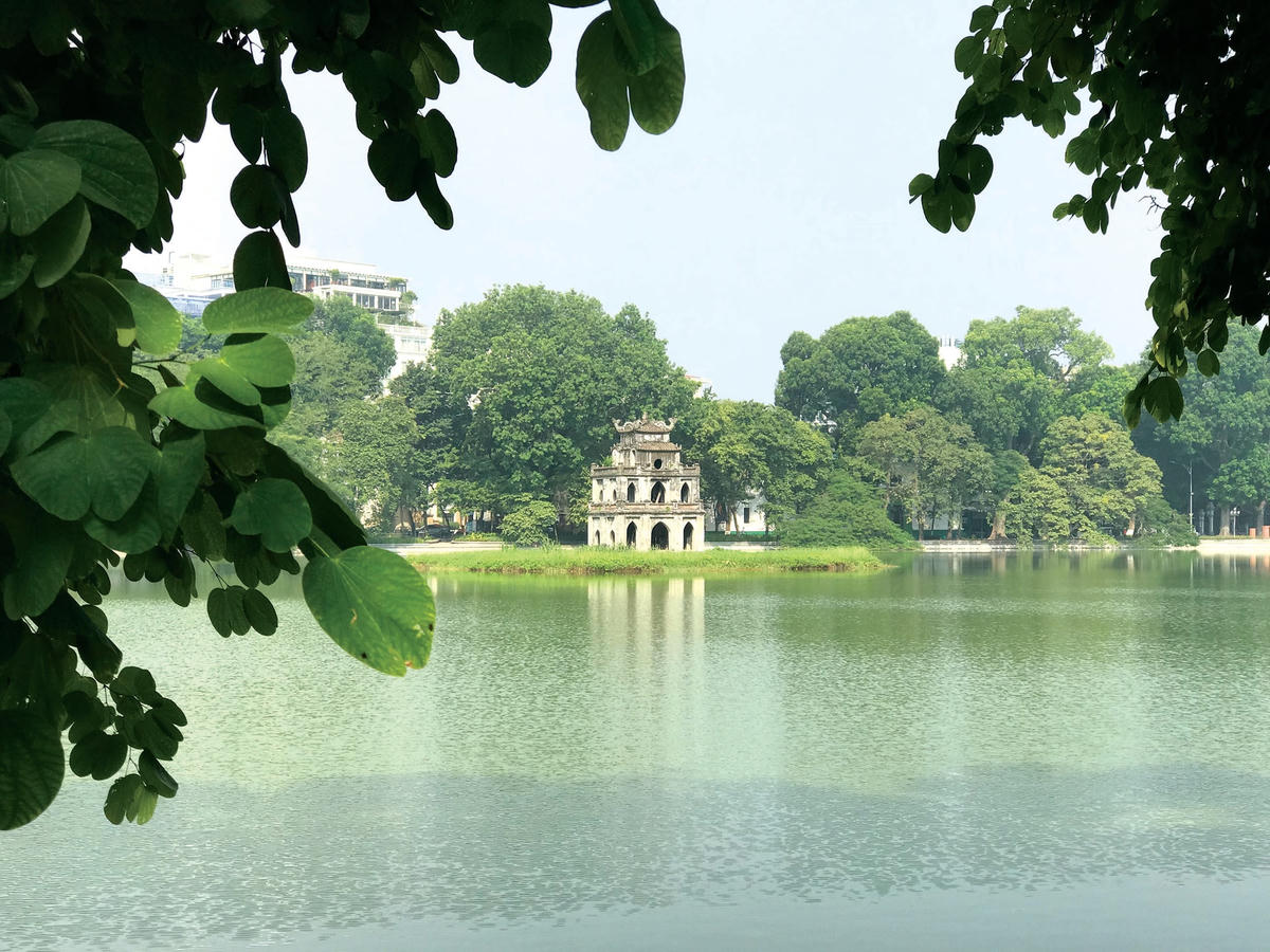 Hồ Hoàn Kiếm, Hà Nội. Ảnh: Việt Khánh.  
