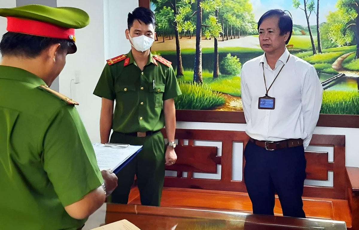 Giám đốc CDC Đà Nẵng Tôn Thất Thạnh bị khởi tố bắt giam chiều ngày 20/6. Ảnh: CACC.