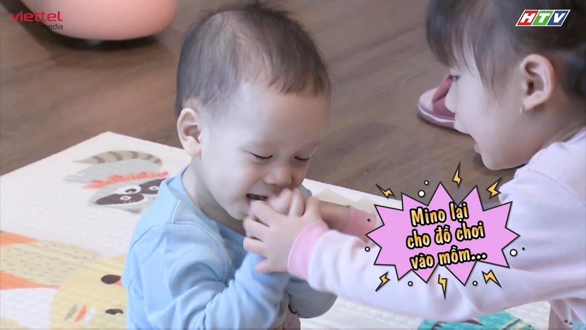JustaTee và Khắc Việt khiến cộng đồng mạng 'gato' vì có con gái cực tâm lý
