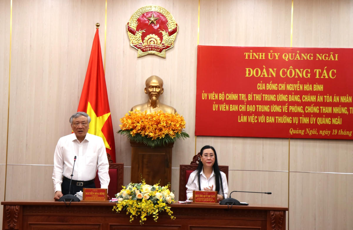 Ông Nguyễn Hòa Bình, Chánh án TAND tối cao phát biểu tại buổi làm việc.