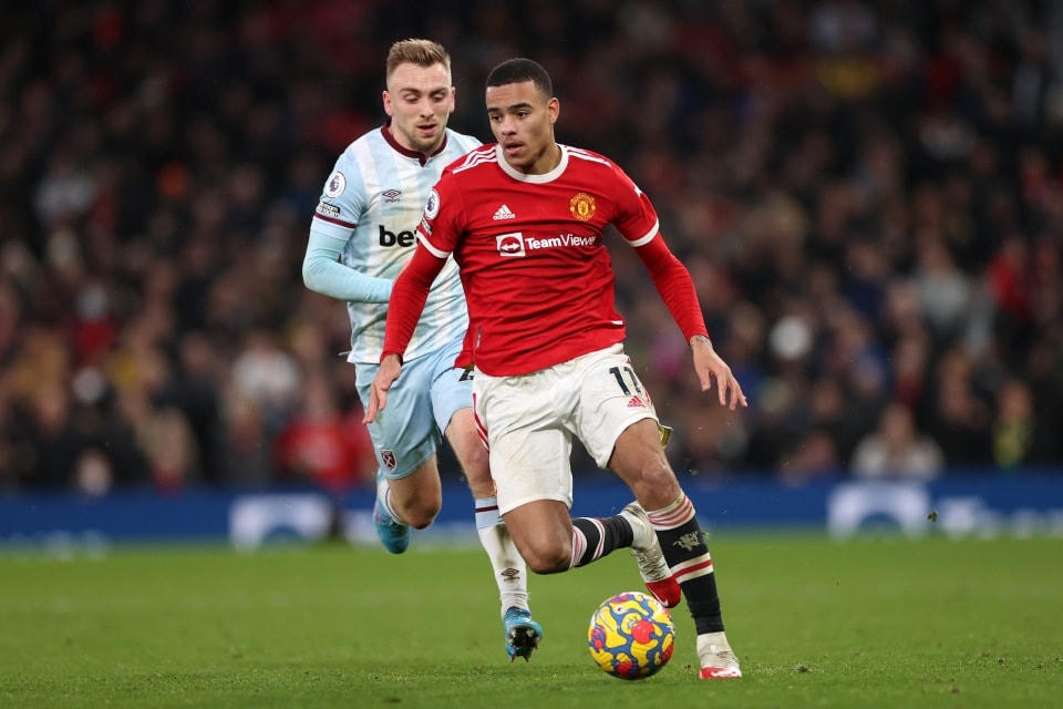 HLV Erik ten Hag tiết lộ rằng tiền đạo Mason Greenwood chưa thể trở lại MU. Ảnh: Getty.