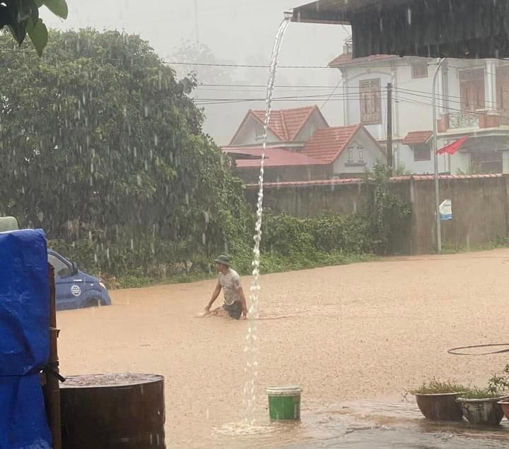 Sơn La: Mưa lớn kéo dài nhiều giờ gây ngập úng cục bộ