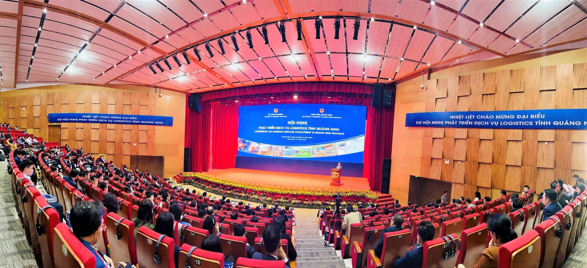 Tại Hội nghị, các đại biểu đã thẳng thắn chia sẻ những giải pháp, ý tưởng, kinh nghiệm hay, cách làm hiệu quả trong việc phát triển logistics tỉnh Quảng Ninh.
