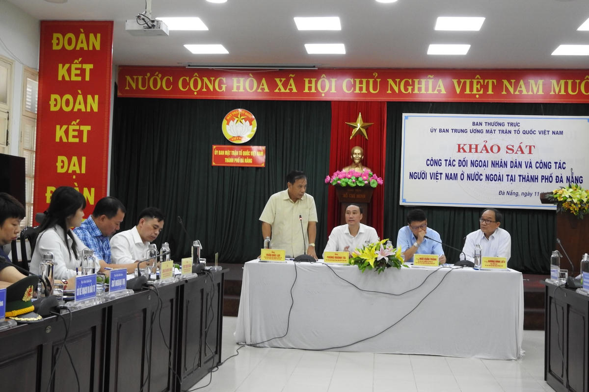 Ông Trần Đắc Lợi, Chủ tịch Hội đồng Tư vấn đối ngoại và kiều bào UBTƯ MTTQ Việt Nam phát biểu tại buổi làm việc. Ảnh: Thanh Tùng.