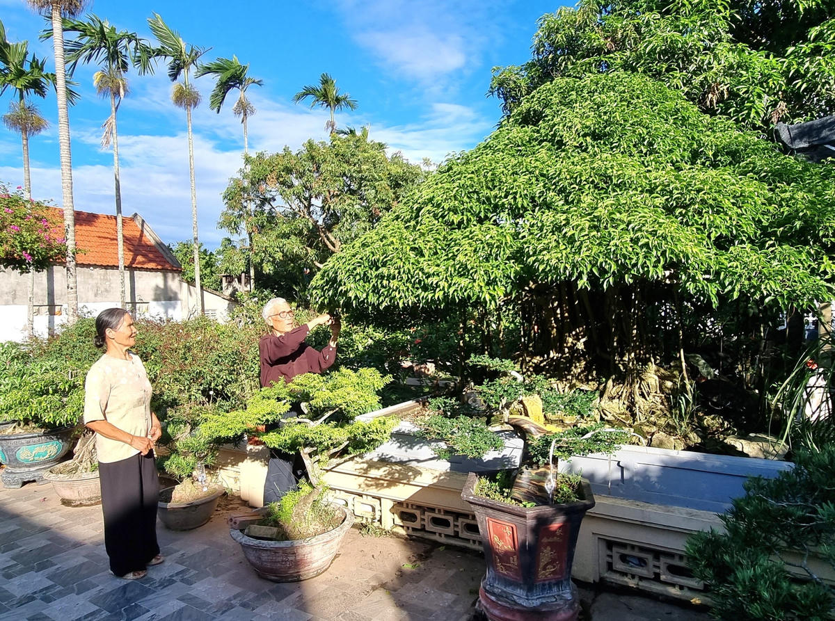 Gia đình ông Đỗ Văn Quán và bà Nguyễn Thị Khuy ở thôn Xuân Hội được biết đến là “mái ấm” Công giáo. Ảnh: Đình Minh.