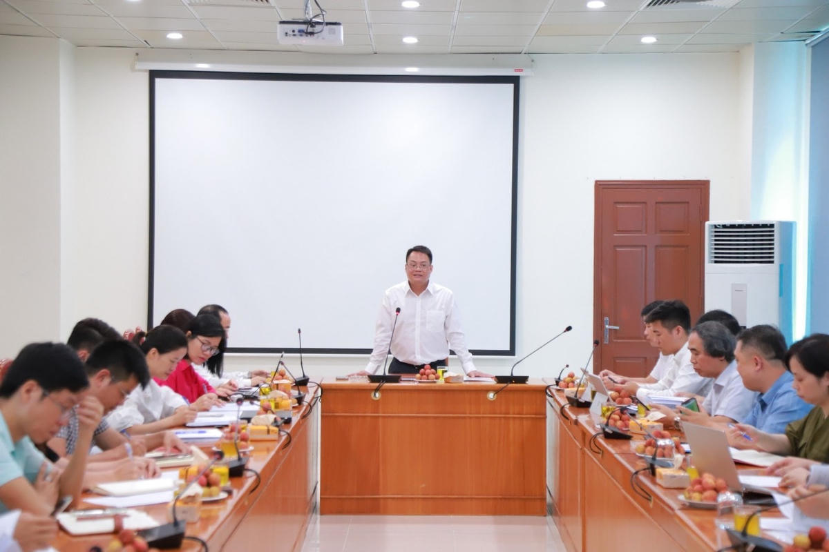 Quang cảnh phiên họp