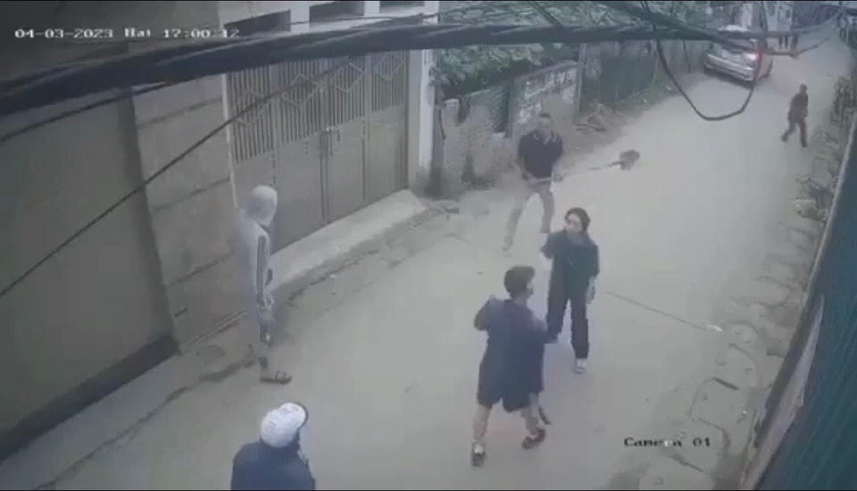 Hình ảnh vụ việc. Ảnh: Chụp từ clip.