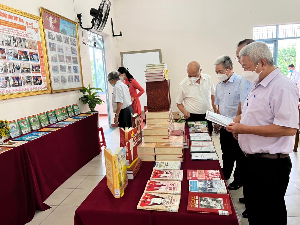 Người dân TPHCM có thêm nhiều cơ hội tìm hiểu và đọc các tài liệu quý về Bác Hồ tại các "Không gian văn hóa Hồ Chí Minh".