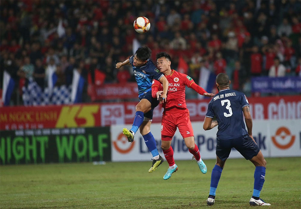 V.League sôi động, hấp dẫn ngay ngày khai màn.