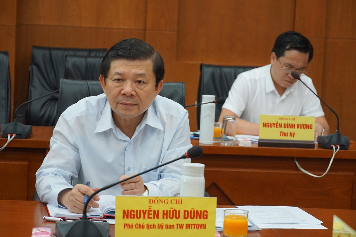 Dự buổi công bố còn có Phó Chủ tịch Ủy ban Trung ương Mặt trận Tổ quốc Việt Nam Nguyễn Hữu Dũng. Ảnh: Mạnh Thìn.