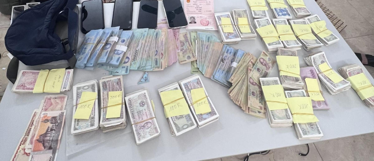 Vật chứng của vụ án.