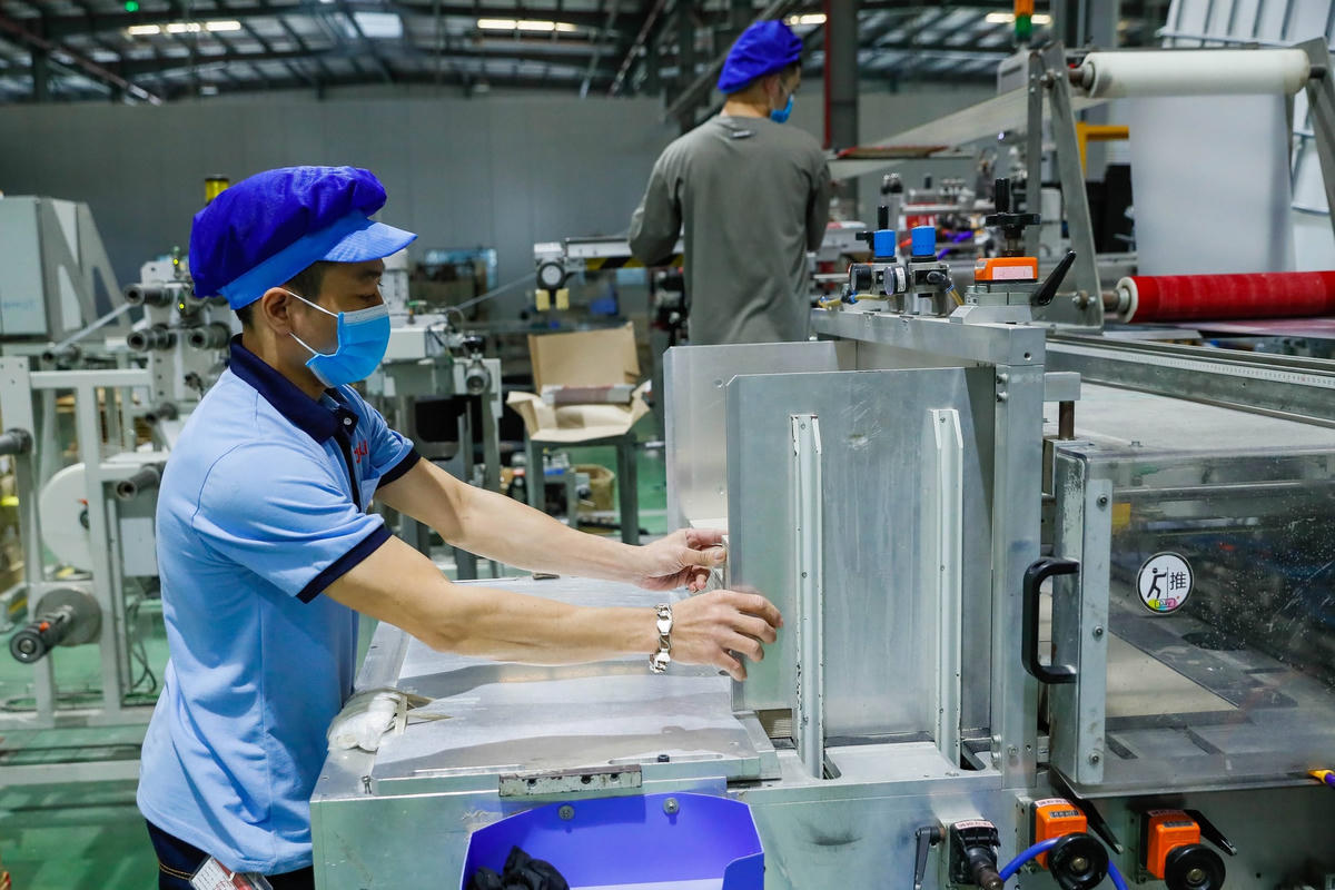 Các doanh nghiệp Việt ngày càng chú trọng đầu tư vào ứng dụng công nghệ số, nâng cao năng lực xuất khẩu, kỹ năng bán hàng xuyên biên giới. Ảnh: Quang Vinh.