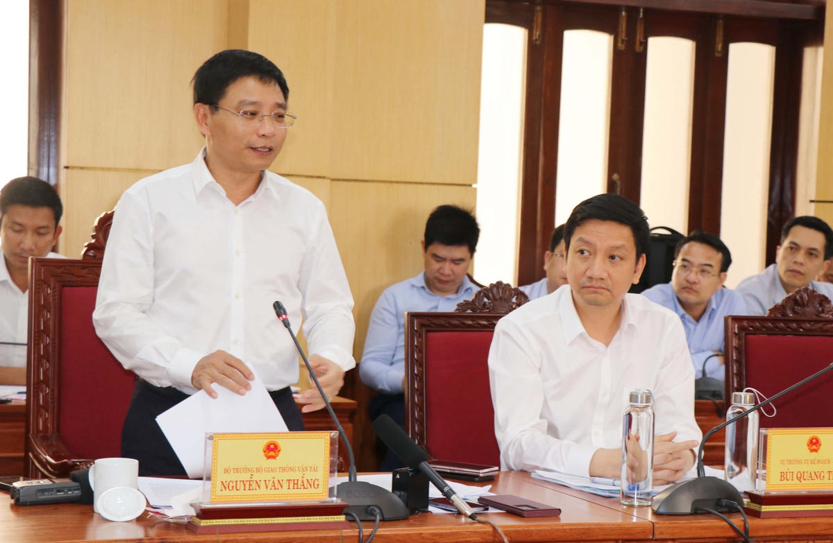 Ông Nguyễn Văn Thắng, Bộ Trưởng Bộ GTVT phát biểu tại buổi làm việc.