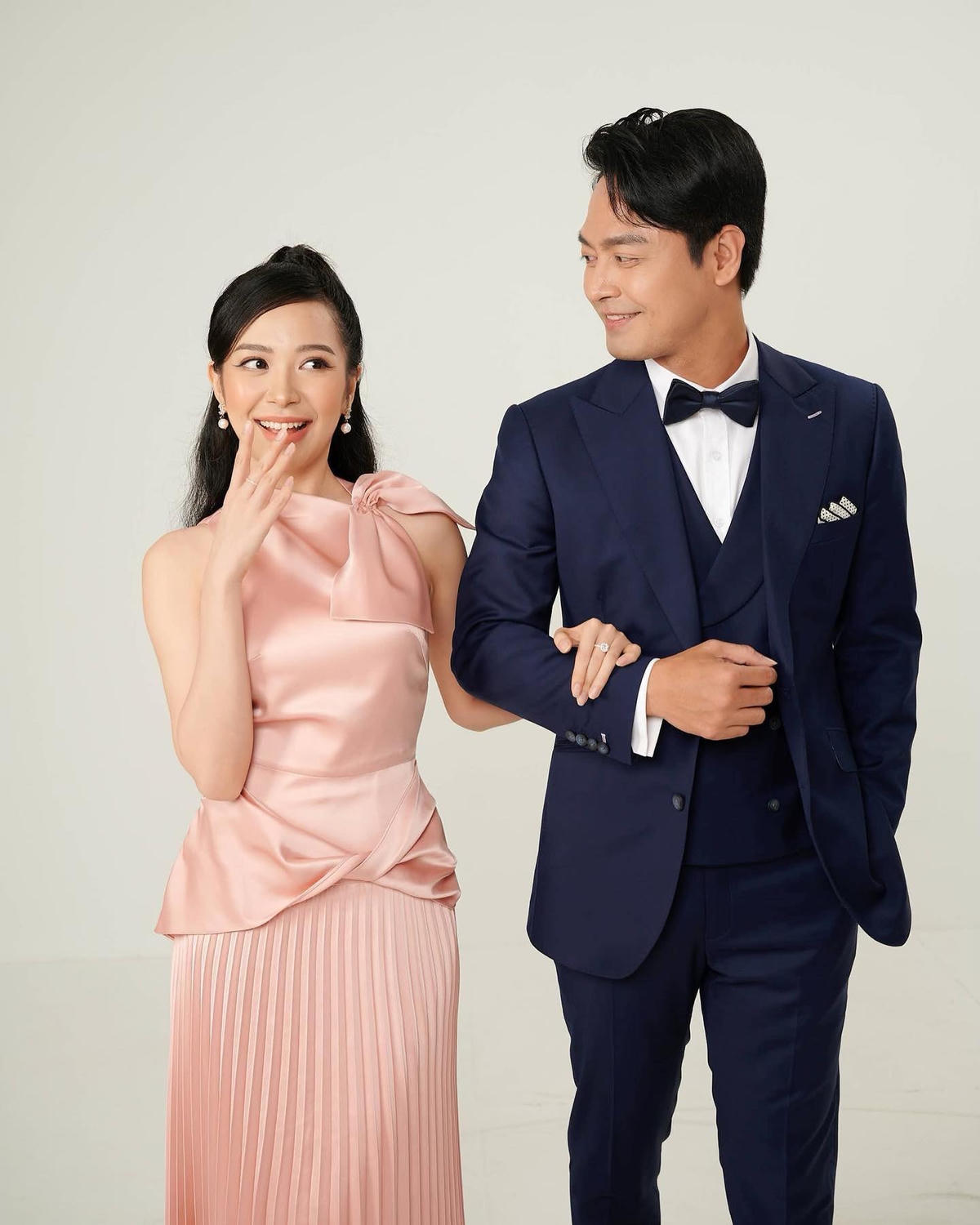 Trong “Lối nhỏ vào đời”, Kim Oanh đóng cặp với MC Phan Anh.