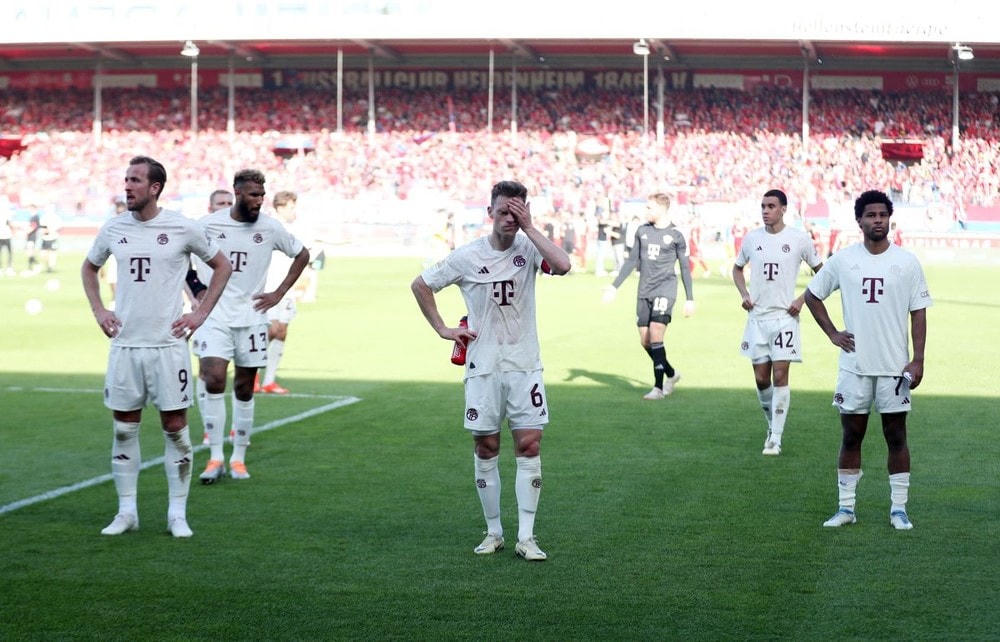 Bayern Munich gây thất vọng khi để thua ngược dù đã dẫn trước 2-0. (Nguồn: Reuters) bayern-munich-0704.jpg