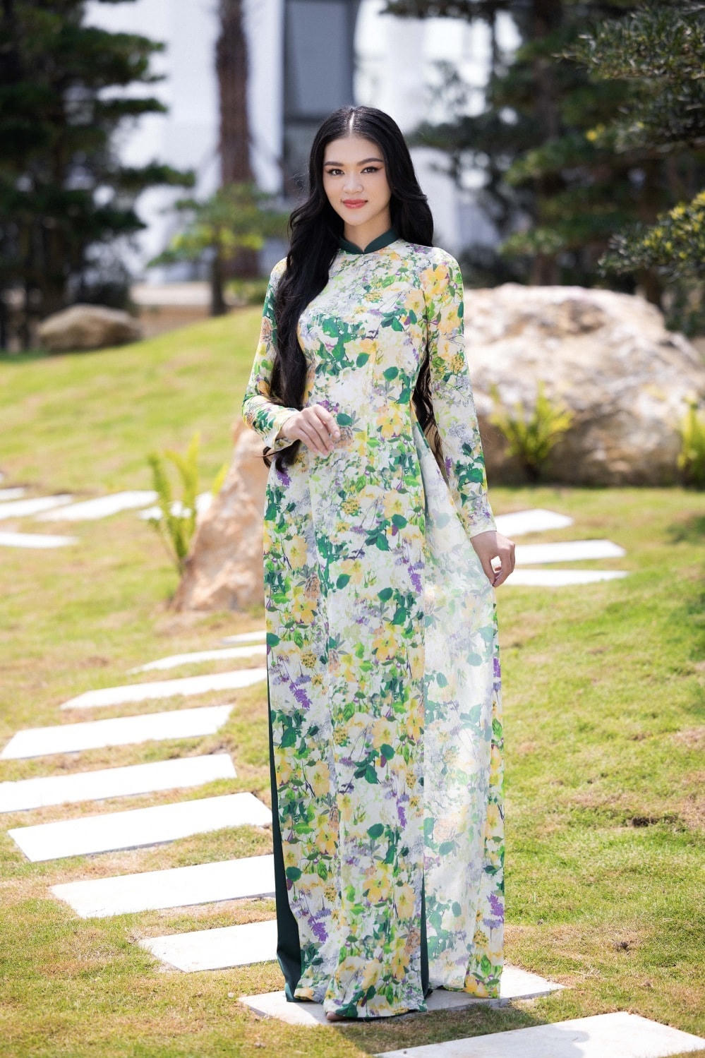 Người đẹp ghi điểm vì trình diễn catwalk đẹp mắt, tự tin. 