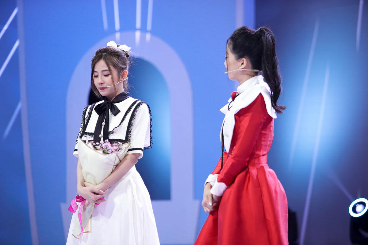 Phương Dung cảm thấy vô cùng day dứt khi quyết định nói lời từ chối tình cảm của Rum. Ảnh: Perfect Universe.