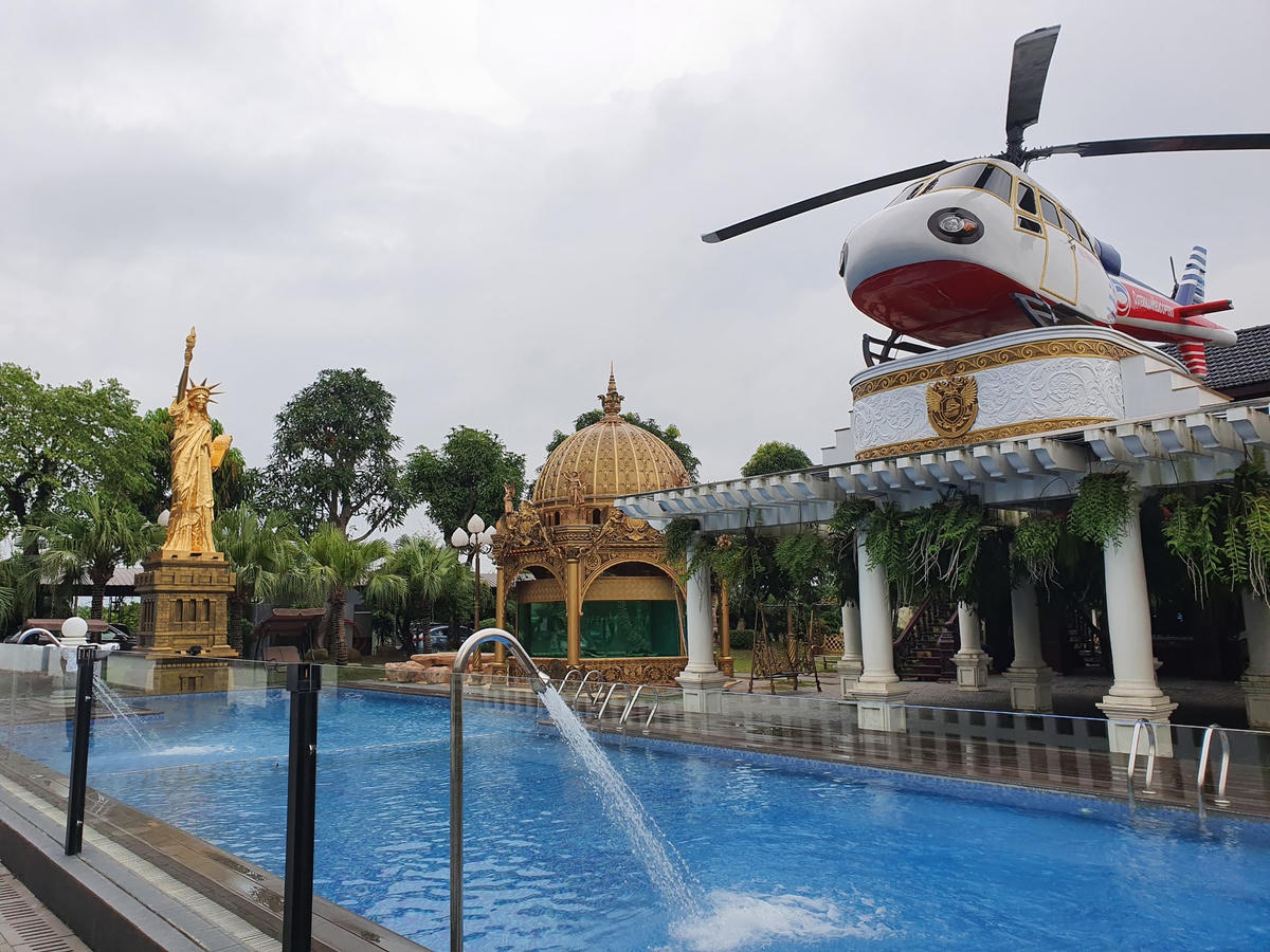 Khuôn viên công trình xây dựng trái phép của hộ gia đình ông Nguyễn Văn Chiến.