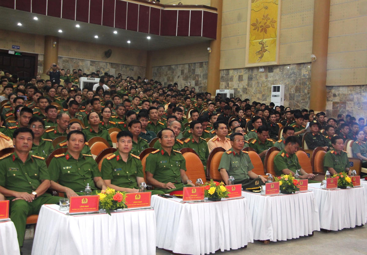 Các đại biểu tham dự Lễ bế mạc.