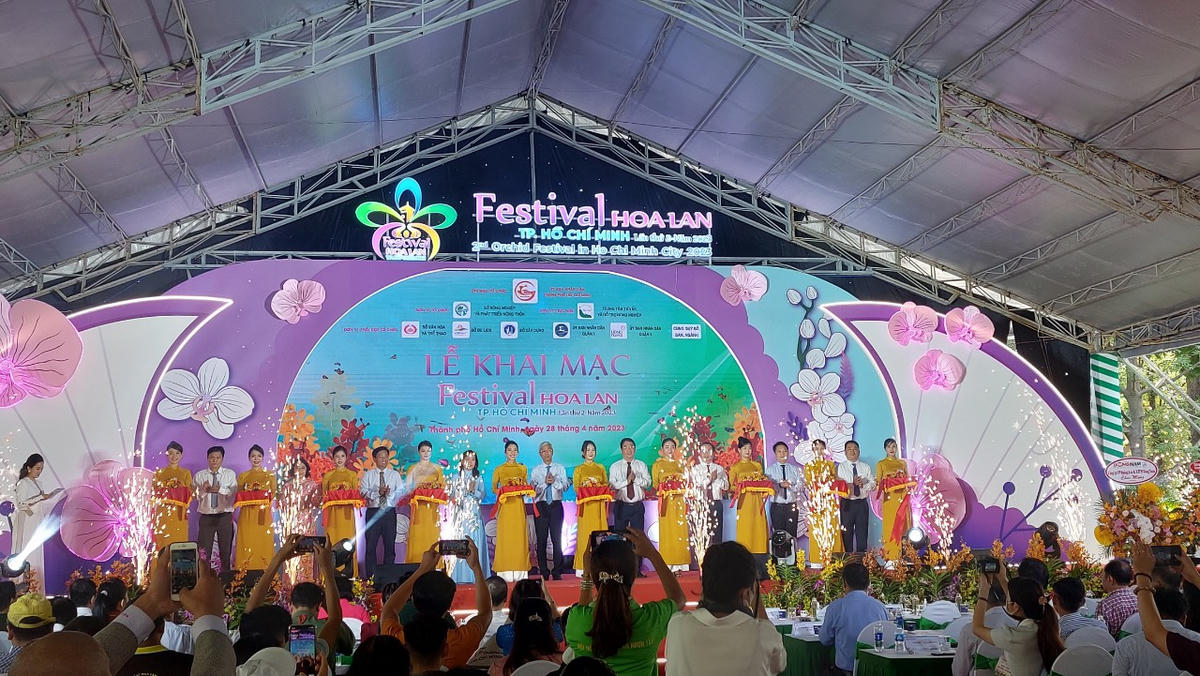 Lễ khai mạc Festival Hoa lan lần II tại Công viên Tao Đàn, quận 1, TP HCM.
