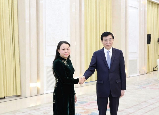 Phó Chủ tịch - Tổng Thư ký Ủy ban Trung ương Mặt trận Tổ quốc Việt Nam Nguyễn Thị Thu Hà hội kiến Chủ tịch Chính hiệp toàn quốc Trung Quốc Vương Hộ Ninh.