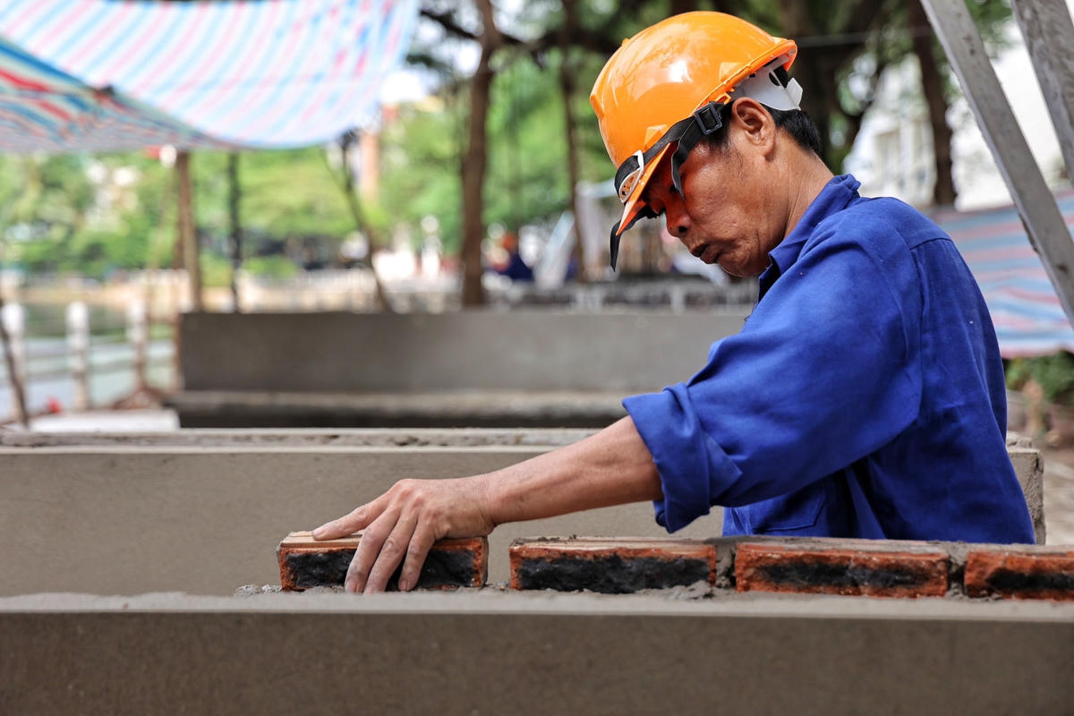 Lãnh đạo phường Trúc Bạch thông tin phố đi bộ dự kiến khai trương trước Tết Dương lịch 2023. Địa phương sẽ thí điểm cấm phương tiện giao thông để tổ chức khu phố ẩm thực tại 1 đoạn phố Ngũ Xã và Nguyễn Khắc Hiếu (từ 18h đến 24h ngày thứ 6; và từ 6h đến 24h các ngày thứ 7 và Chủ nhật).
